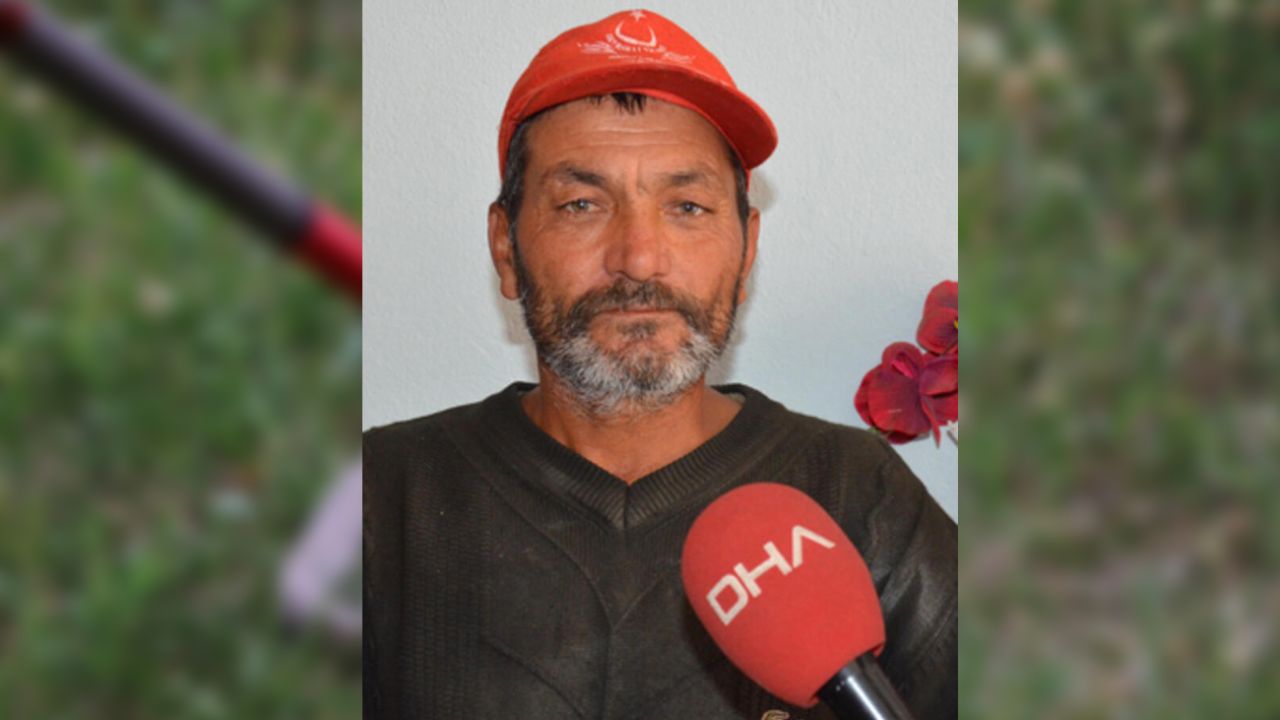 Son dakika... Metresi 300 TL! Evlere giren yılanları eliyle yakalıyor... 8