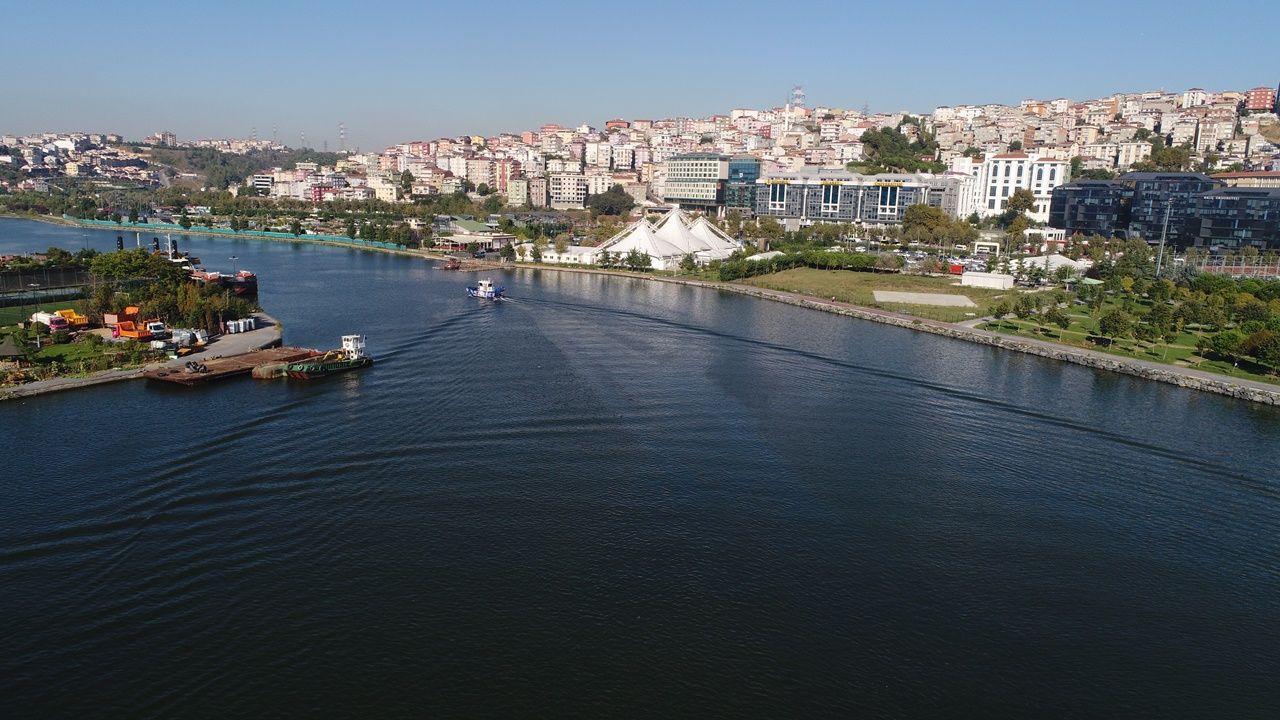Haliç yeniden çamur deryasına döndü 1