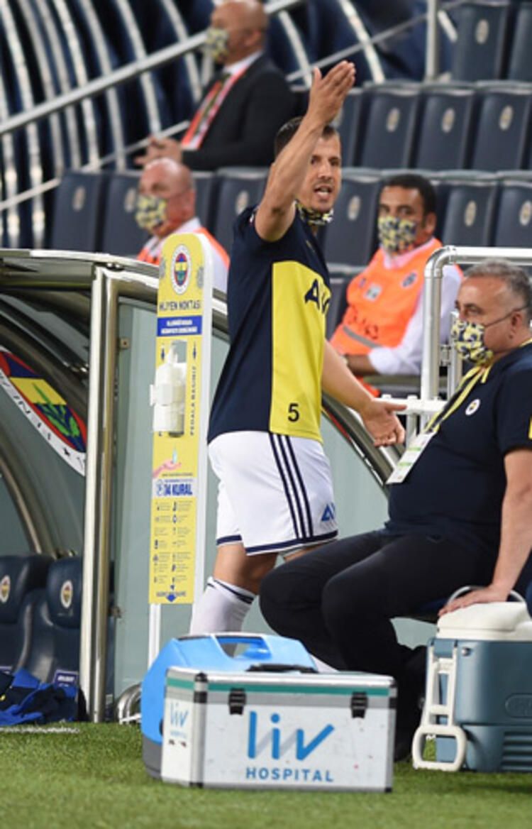 Emre Belözoğlu'nun çıldırdığı an! 10