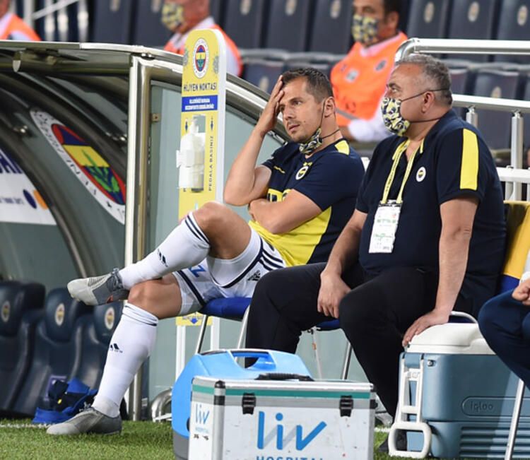 Emre Belözoğlu'nun çıldırdığı an! 12