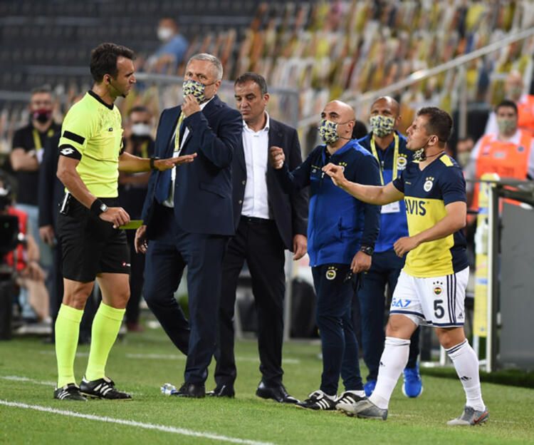 Emre Belözoğlu'nun çıldırdığı an! 7