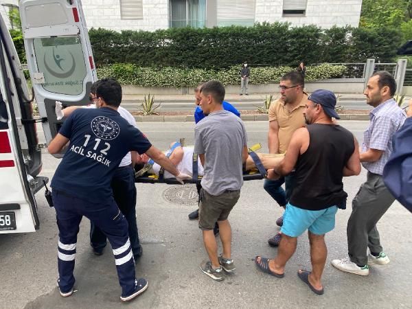 Caddebostan'daki kazada araç garaj boşluğuna düştü 3