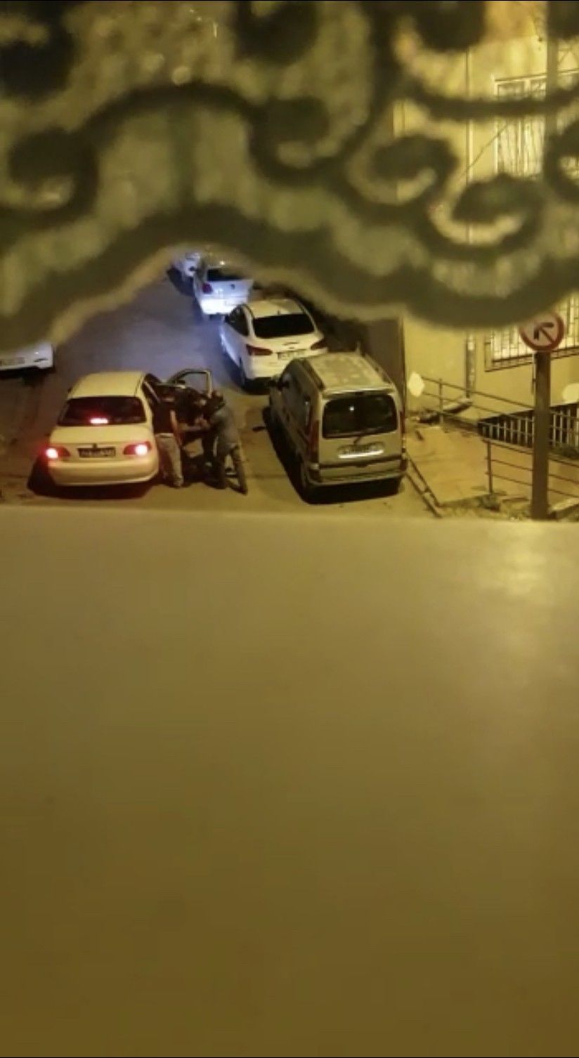 Kanlar içinde yere yığıldı 1