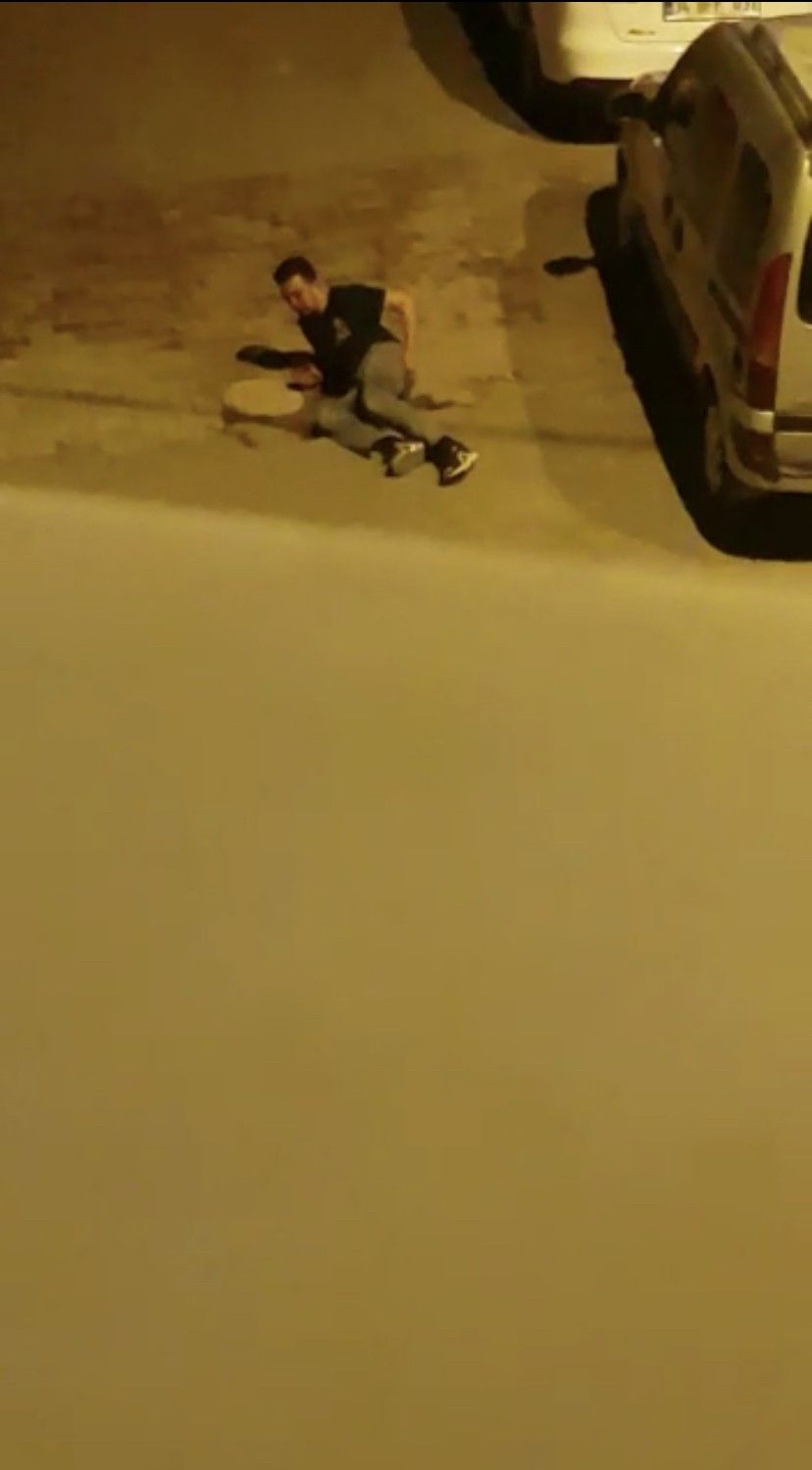 Kanlar içinde yere yığıldı 3