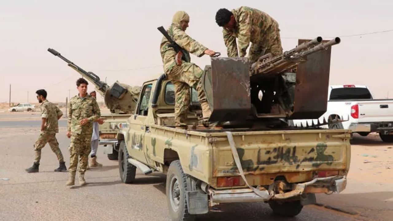 Libya ordusunun cephe hattındaki hazırlıkları böyle görüntülendi! 12