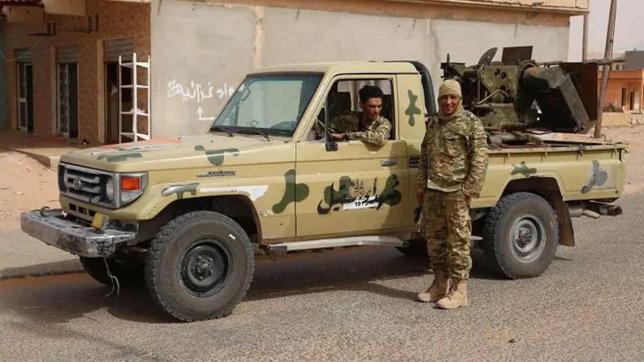 Libya ordusunun cephe hattındaki hazırlıkları böyle görüntülendi! 14
