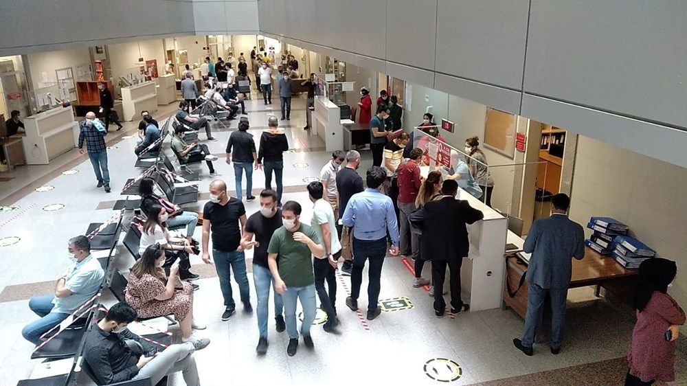 İstanbul Adalet Sarayı'nda yoğunluk başladı! Sosyal mesafe unutuldu 2