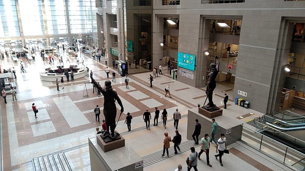 İstanbul Adalet Sarayı'nda yoğunluk başladı! Sosyal mesafe unutuldu 11