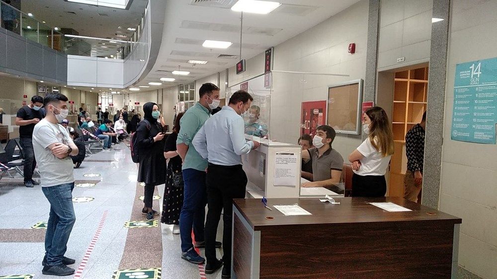 İstanbul Adalet Sarayı'nda yoğunluk başladı! Sosyal mesafe unutuldu 1