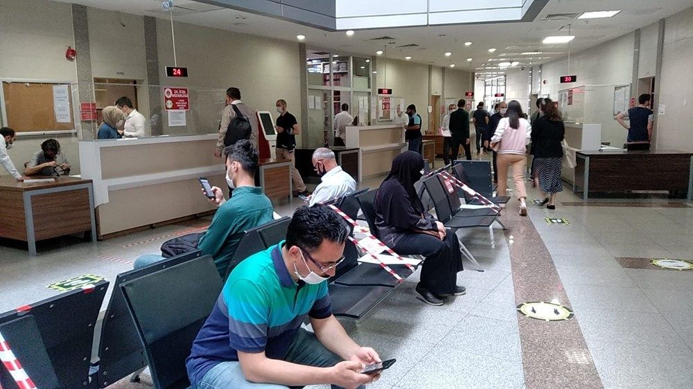 İstanbul Adalet Sarayı'nda yoğunluk başladı! Sosyal mesafe unutuldu 4
