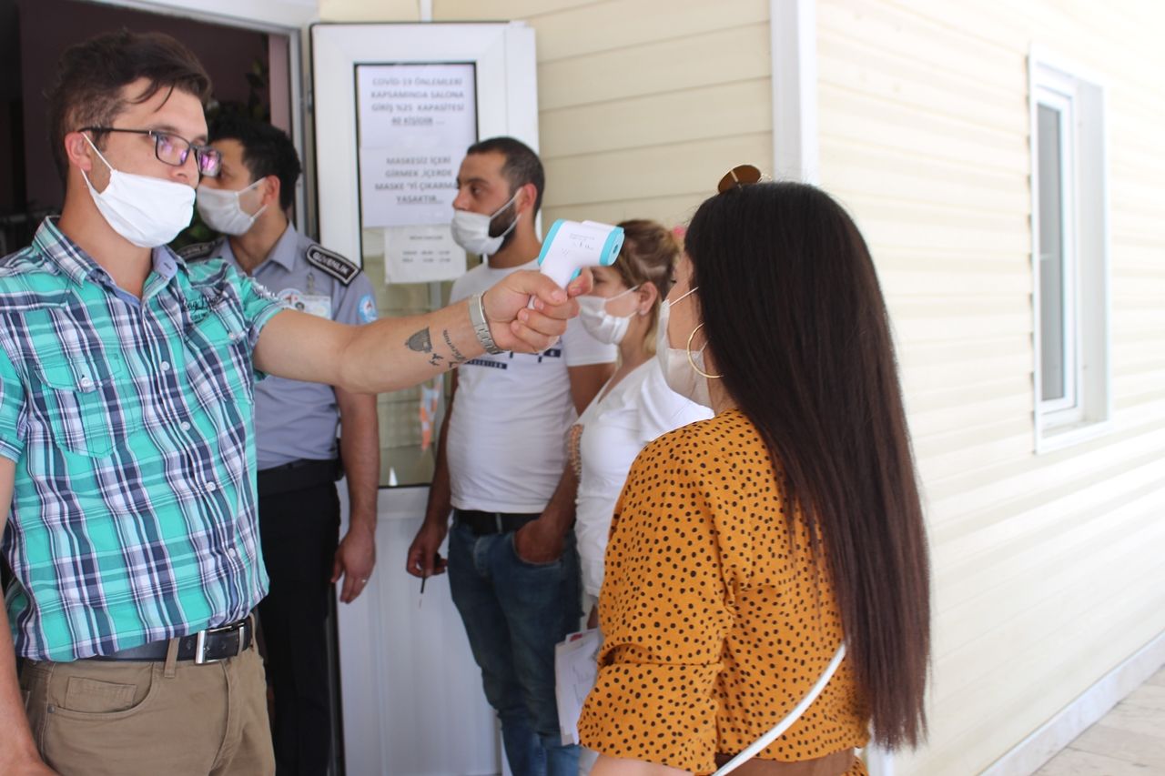 Sosyal mesafeli nikah işlemleri başladı... 3