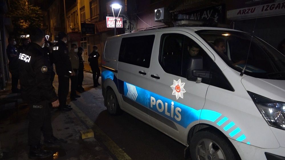 Salgında meyhanede kadınlı erkekli vur patlasın çal oynasın eğlence! 4