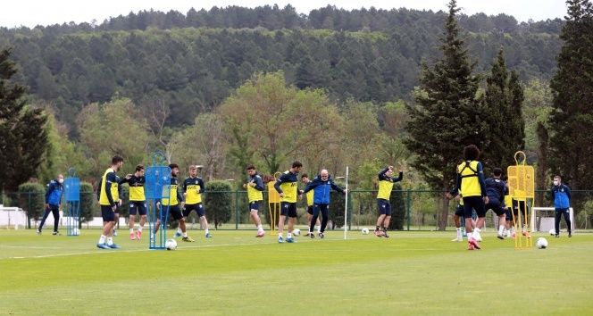 Fenerbahçe'nin Riva kampında yangın alarmlarının çalma sebebi belli oldu 1