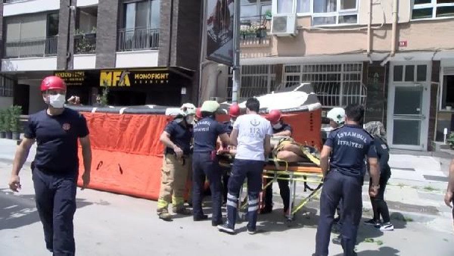 Kadıköy'de çırılçıplak soyunup... 8