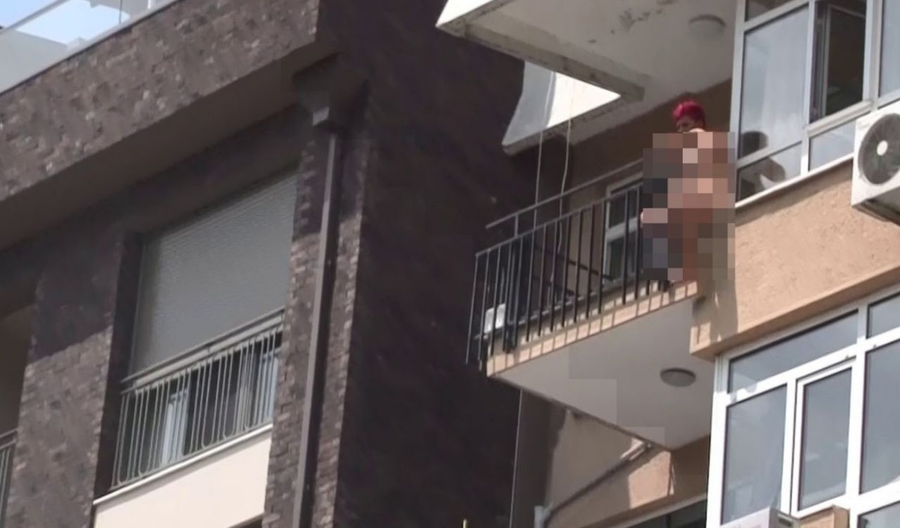 Kadıköy'de çırılçıplak soyunup... 1