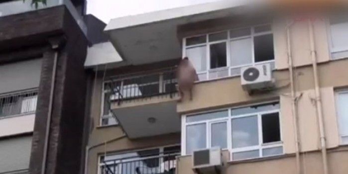 Kadıköy'de çırılçıplak soyunup... 4