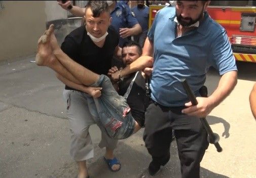 Çatıdaki psikopat dehşeti yaşattı 8