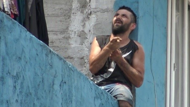 Çatıdaki psikopat dehşeti yaşattı 9