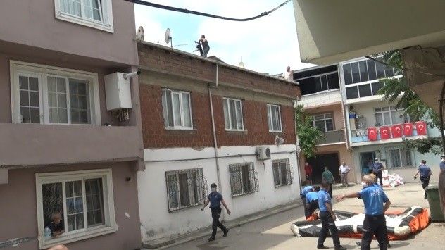 Çatıdaki psikopat dehşeti yaşattı 10
