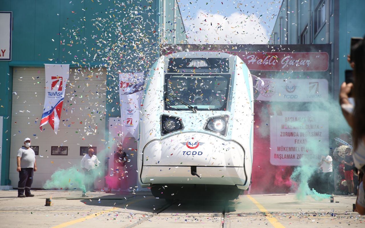 Yerli ve milli tren raylara indi! 18