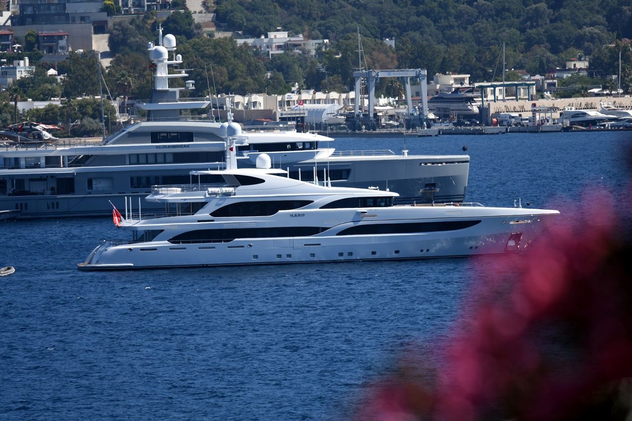 Milyon dolarlık dev yatlar Bodrum'a demirledi 2