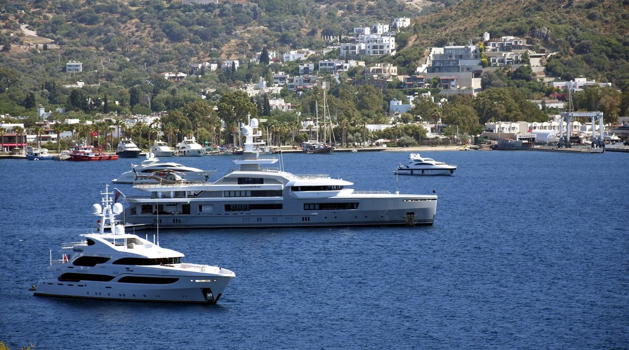 Milyon dolarlık dev yatlar Bodrum'a demirledi 6