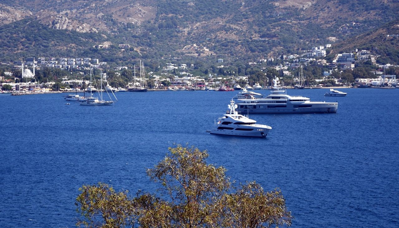 Milyon dolarlık dev yatlar Bodrum'a demirledi 7