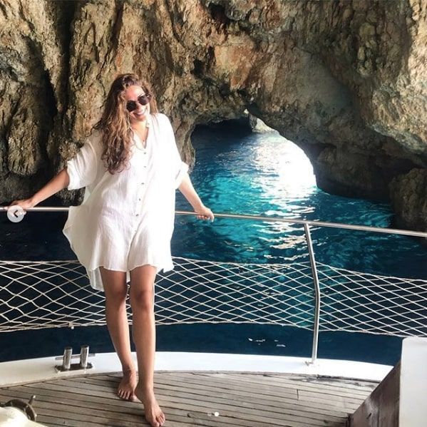 Özge Borak bikinili karesini paylaştı bakın altına ne yazdı! 7