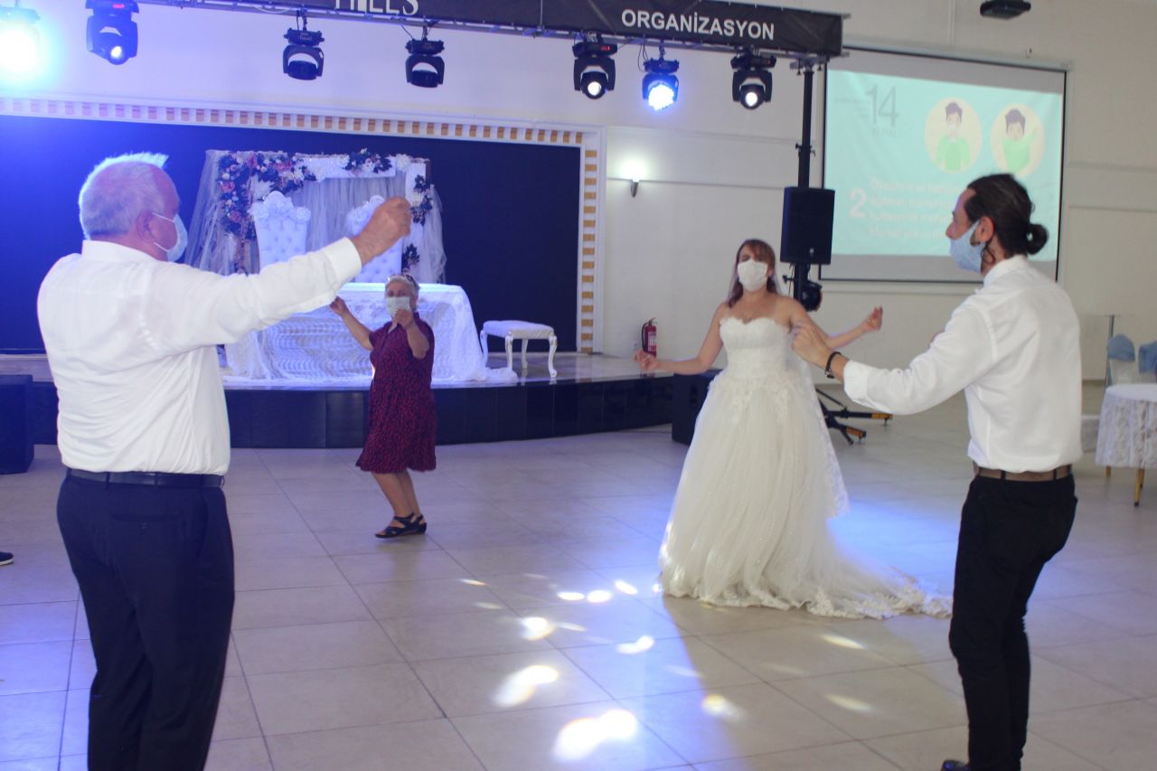 Düğün yasağı bitti! Sevenler kavuşuyor 3