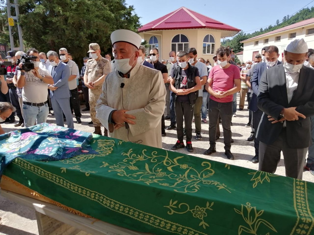 Baba Serdar Tirsi: İkra Nur konuşacağı için öldürülmüş olabilir 14