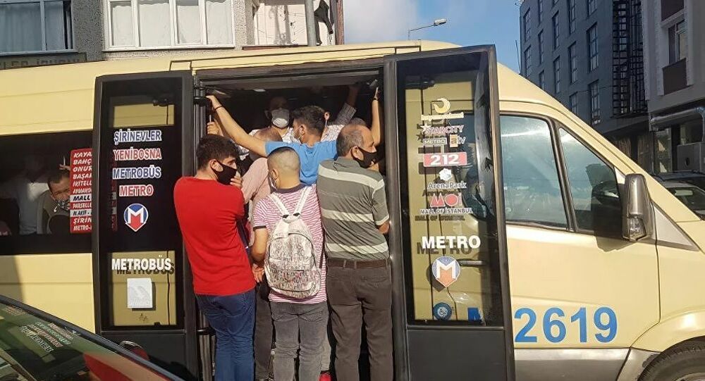 Minibüsten düşüp yeniden biniyorlar 5