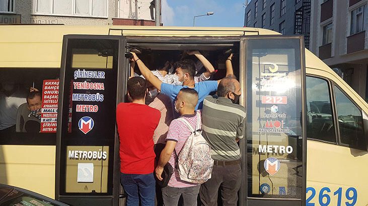 Minibüsten düşüp yeniden biniyorlar 4