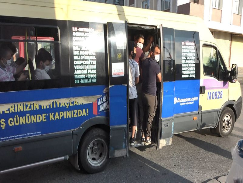 Minibüsten düşüp yeniden biniyorlar 9