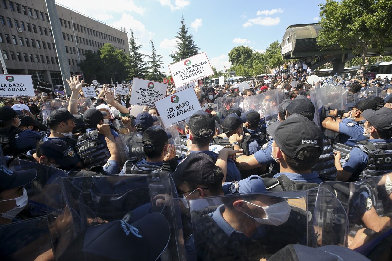 Ankara'da tansiyon yükseldi 10