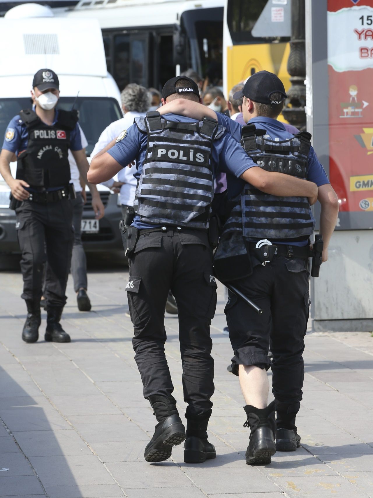 Ankara'da tansiyon yükseldi 13
