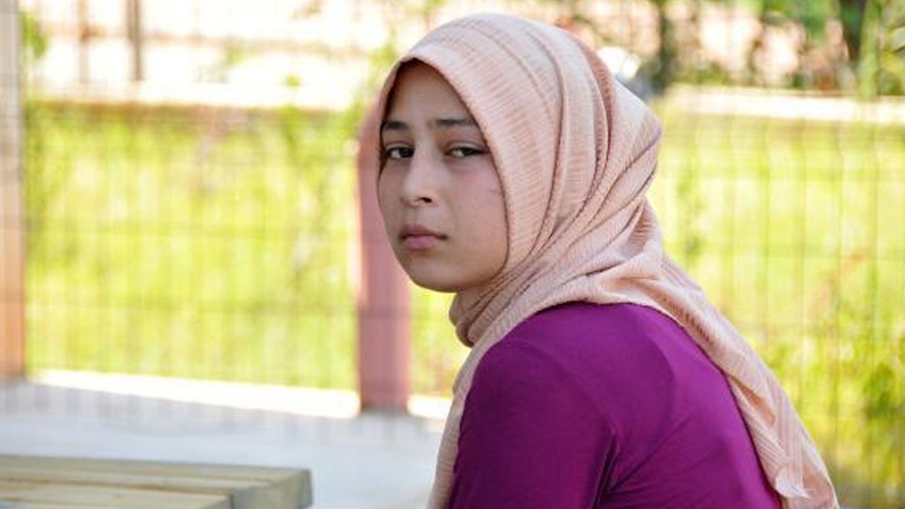 Sokak ortasında babasının annesini öldürmesine tanık oldu 1