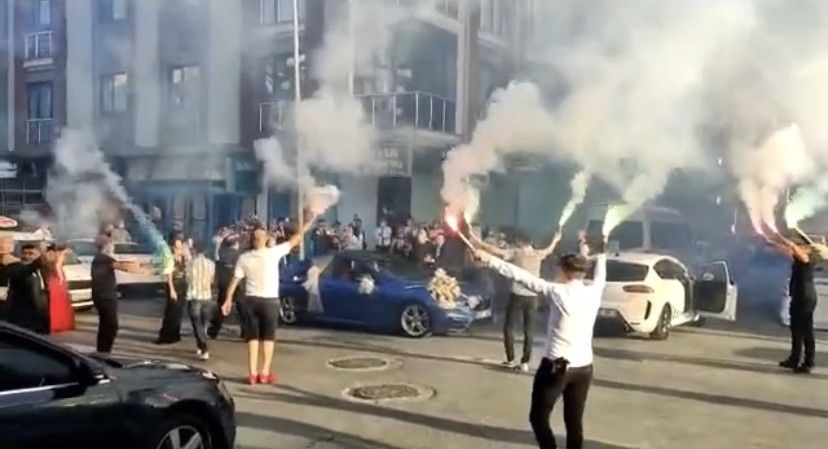 İstanbul’daki düğün eğlencelerinde inanılmaz görüntüler 2