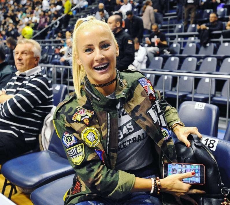 Ünlü basketbolcudan şoke eden itiraf: İlişki için transfer etti 16