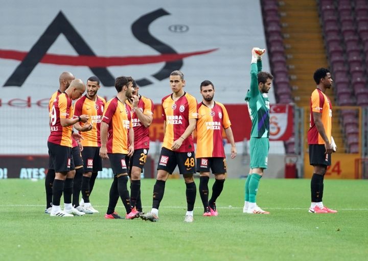 'Bu yıl Türk hakemleri için kara bir yıldır...' 1