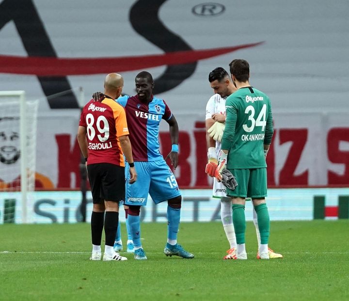 'Bu yıl Türk hakemleri için kara bir yıldır...' 6