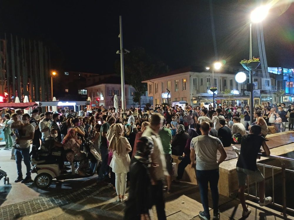 Korona konseri! Bursa'da vurdumduymazlık gırla! 1