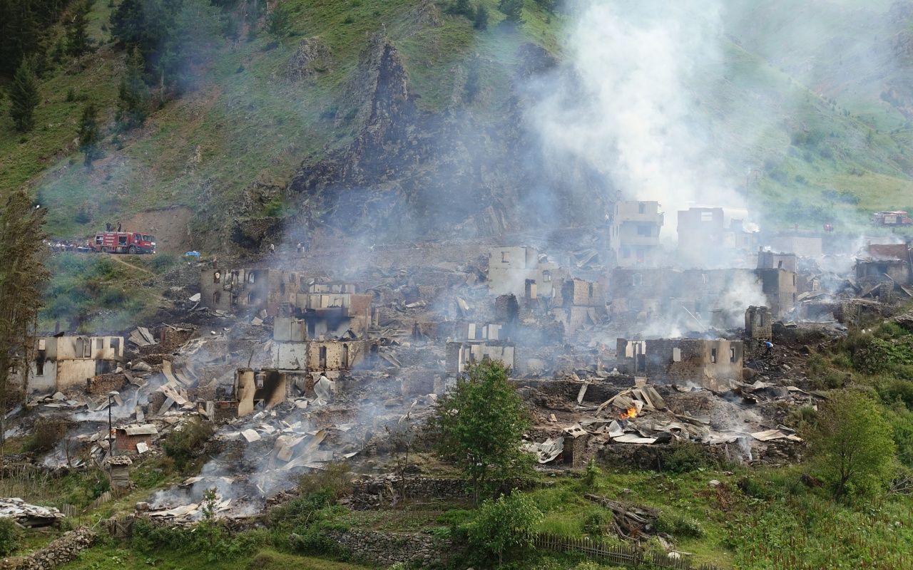 Artvin'deki yangının bilançosu 15