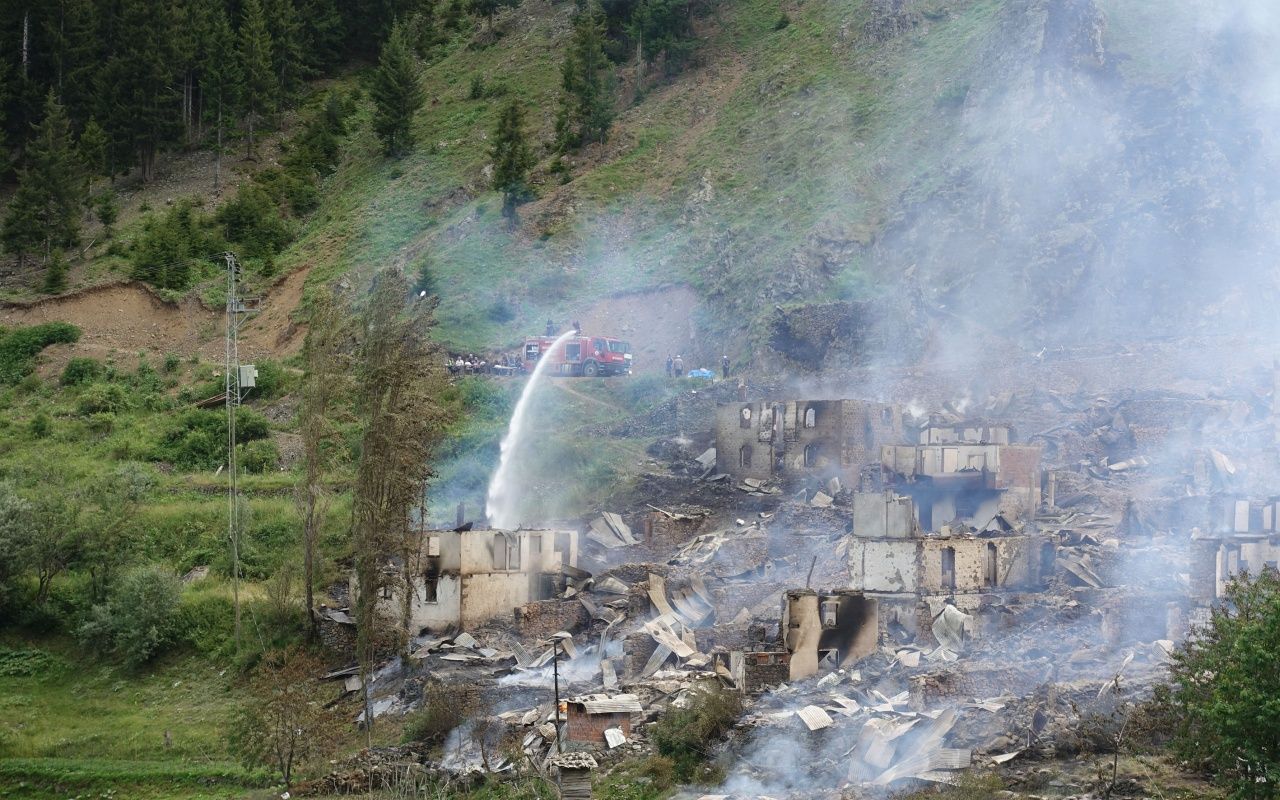 Artvin'deki yangının bilançosu 17