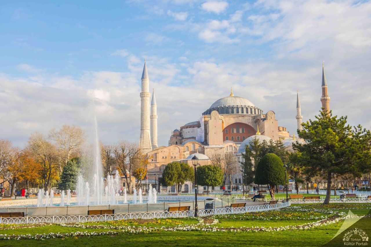 Ayasofya-i Kebir (Büyük Ayasofya) Camii 1
