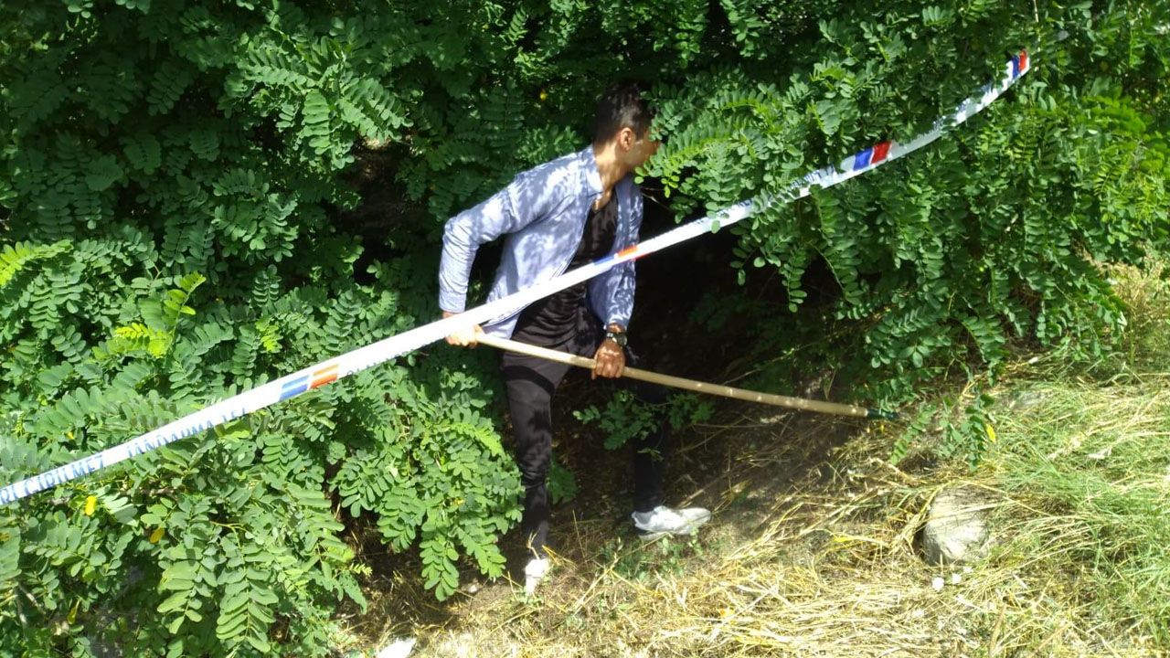 Asker dedektörle altın aradı! 1