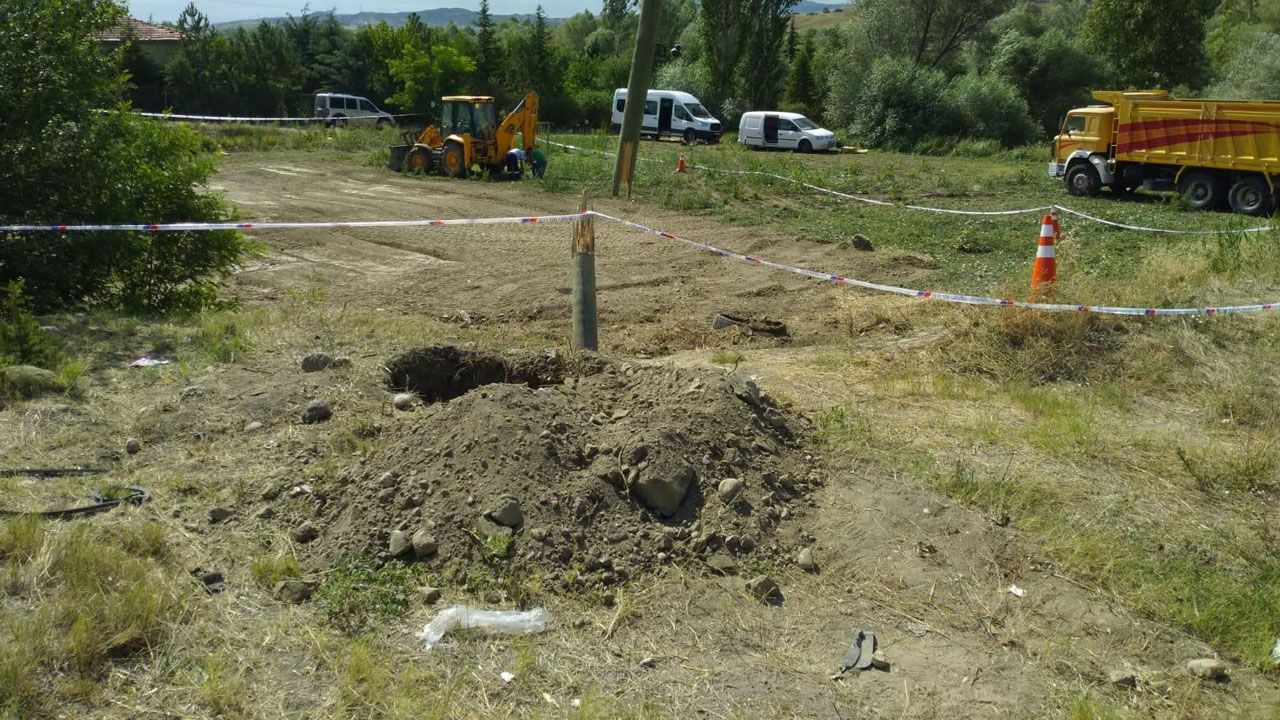 Asker dedektörle altın aradı! 3