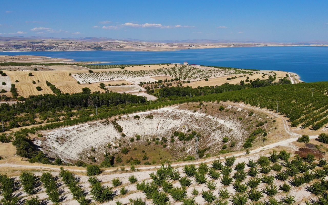 Elazığ'daki bu çukur gizemini koruyor 1