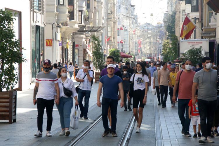 Bilim Kurulu üyesi 'Yanılgıya düştük' dedi 11