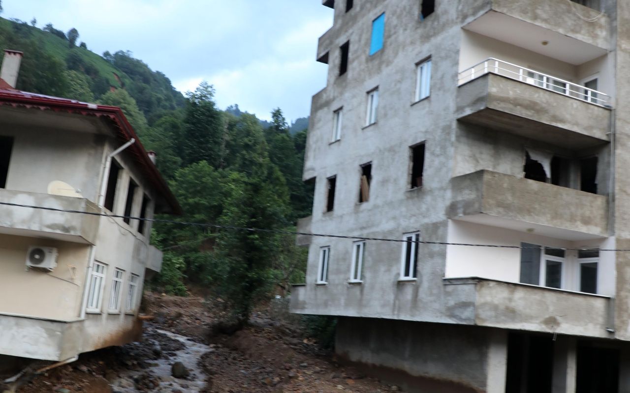 Sel ve heyelanın bilançosu ağır 21