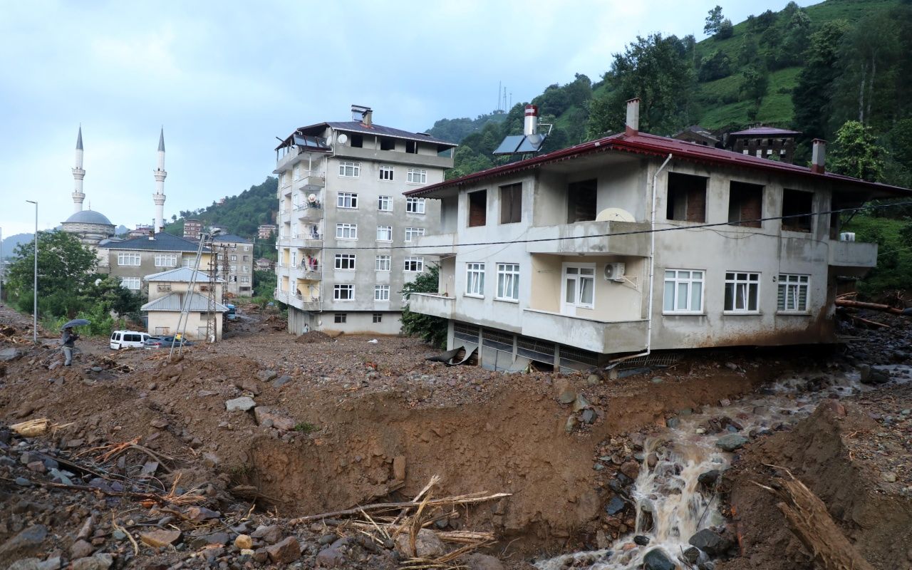 Sel ve heyelanın bilançosu ağır 19